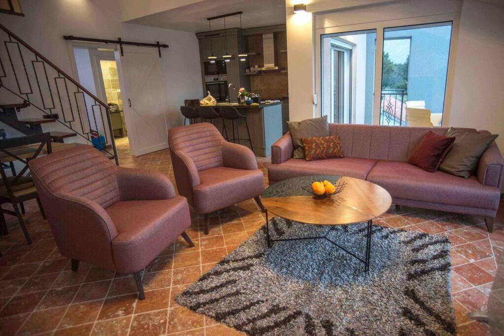 Modern Waterfront 3-Bed Apartment Donja Kostanjica Exteriér fotografie